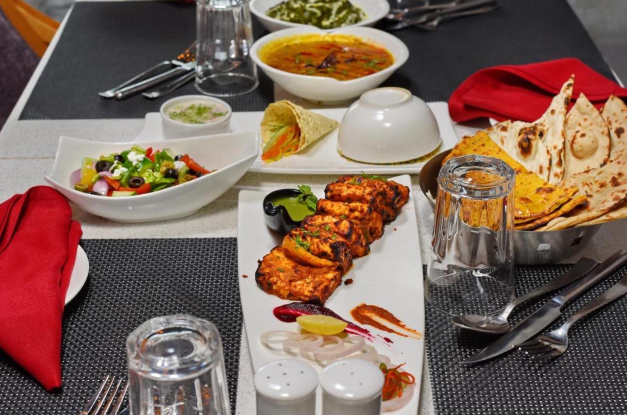Hotel York Legacy -3 Minutes Walk From New Delhi Railway Station 'The 5 Star Ambience' Newly Built Bagian luar foto
